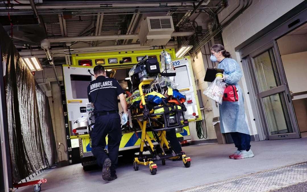 Transfert ambulancier avec escorte